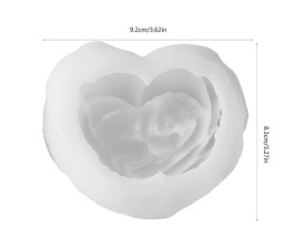 Molde silicona bebe dentro de una rosa corazon